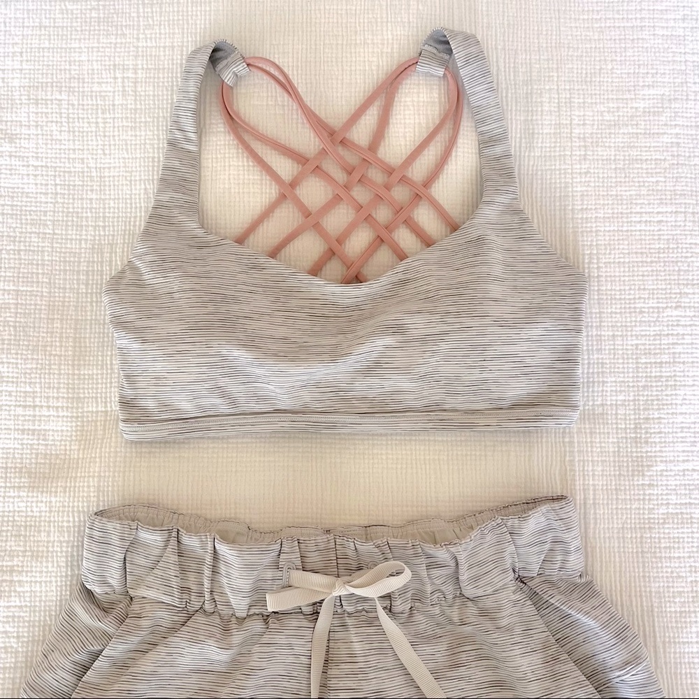 Lululemon Sports Bra - Free to Be Wild Bra